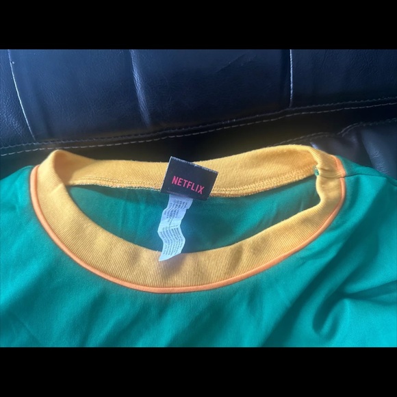 Stranger Things Mens TShirt Camp Know Where Size XL Netflix Green Yellow Tee - Picture 9 of 9